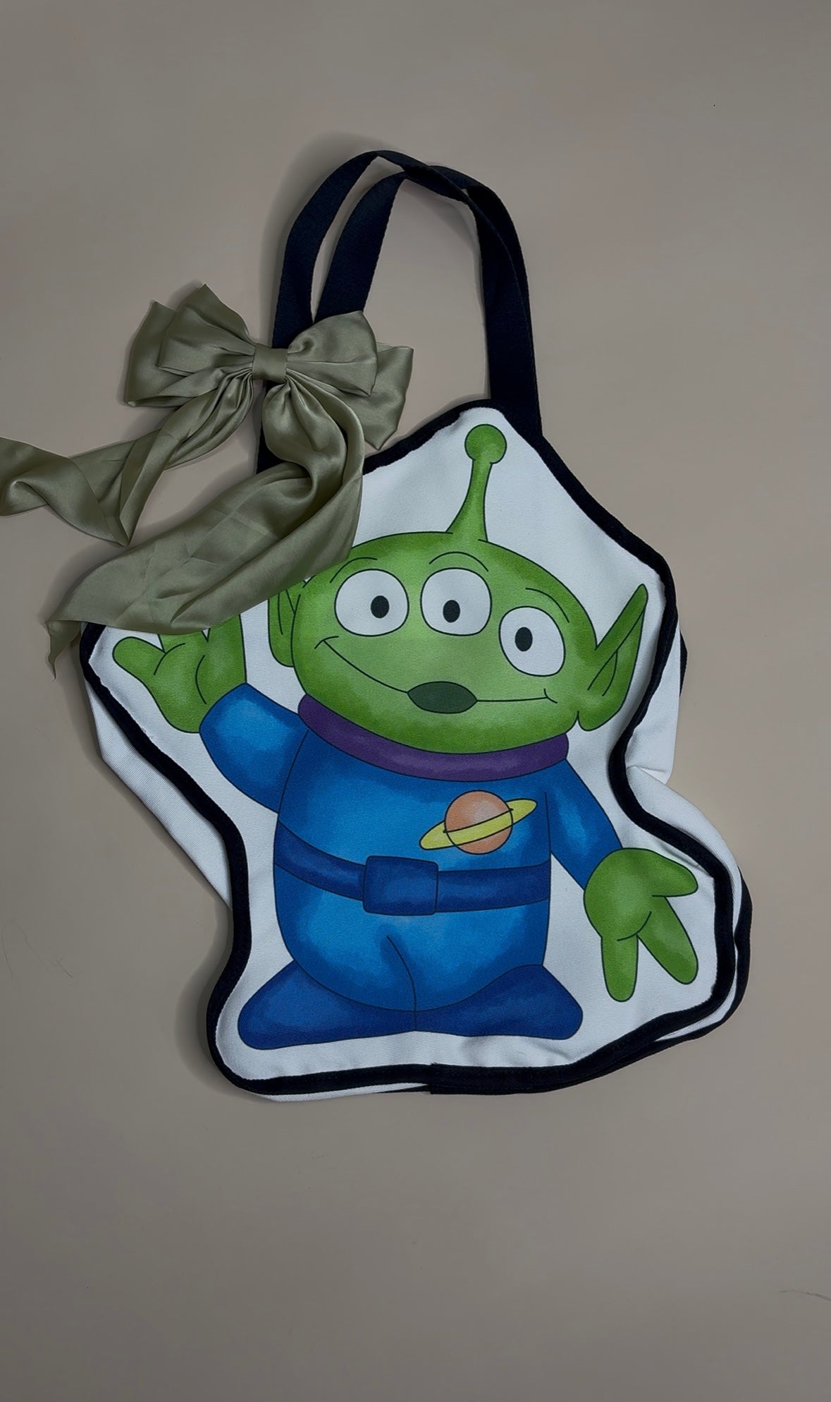 Oversized Alien tote